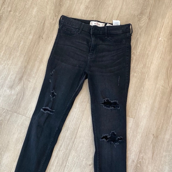 Hollister Skinny Jeans - Picture 1 of 3